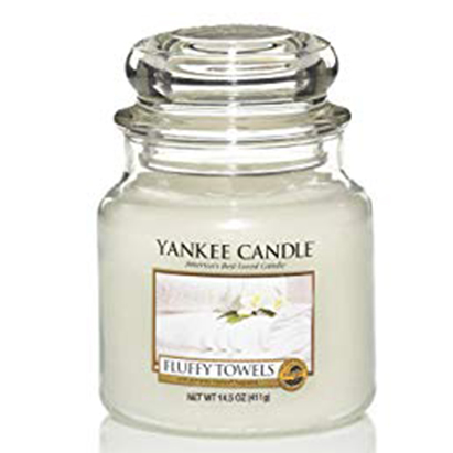 1204202669dbfb4fe81e6.jpeg Yankee Candle Fluffy Towels Medium Jar - Image 1
