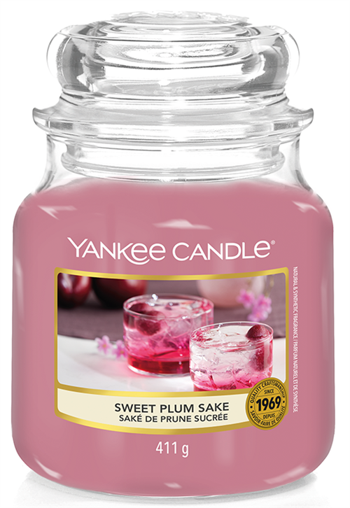 1204202669dbfb807aa21.png Yankee Candle Sweet Plum Sake Medium Jar Retail Box No - Image 1